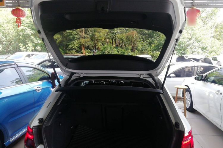 奥迪A3 2019款 Sportback 35 TFSI 进取型 国V机舱底盘23