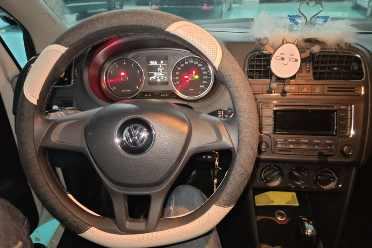 大众 Polo 2014款 1.6L 自动舒适版中控内饰12