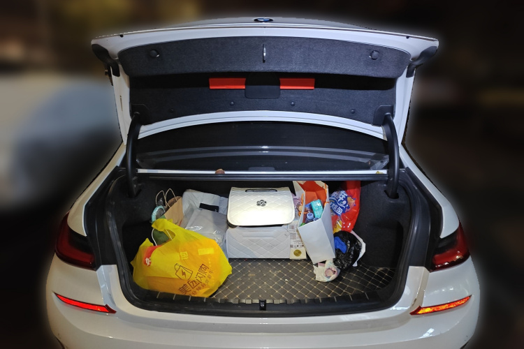 宝马3系 2022款 改款 325i M运动曜夜套装中控内饰23