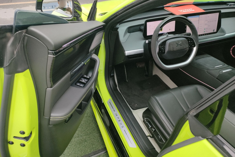 小鹏P7 2022款 670E+鹏翼版中控内饰20