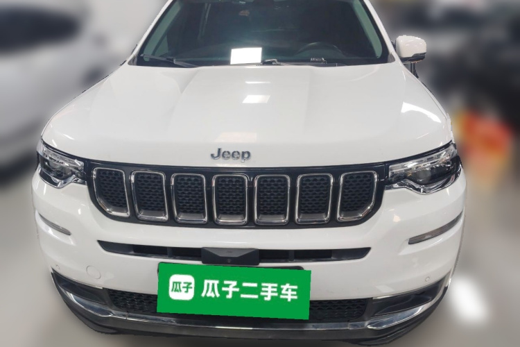 Jeep 大指挥官 2020款 2.0T 两驱精英版车身外观2
