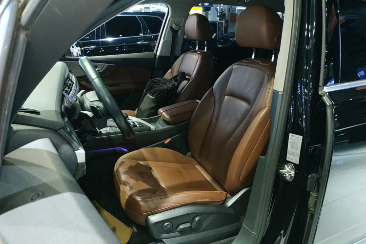 奥迪Q7 2018款 45 TFSI 技术型局部细节19