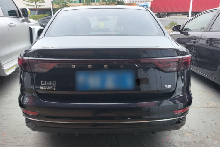 吉利汽车 帝豪 2022款 第4代 1.5L CVT尊贵型车身外观6