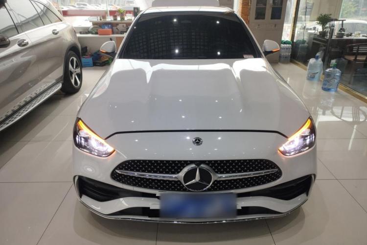 奔驰C级 2022款 C 260 L 运动版车身外观2