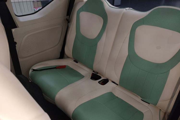 五菱汽车 宏光MINIEV 2024款 第三代 215km 进阶版中控内饰21