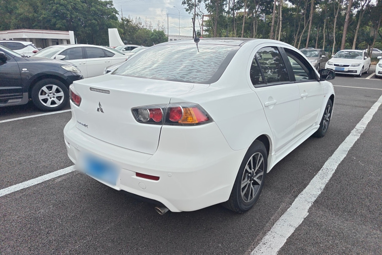 三菱 翼神 2016款 1.8L CVT黑白复刻版车身外观6003