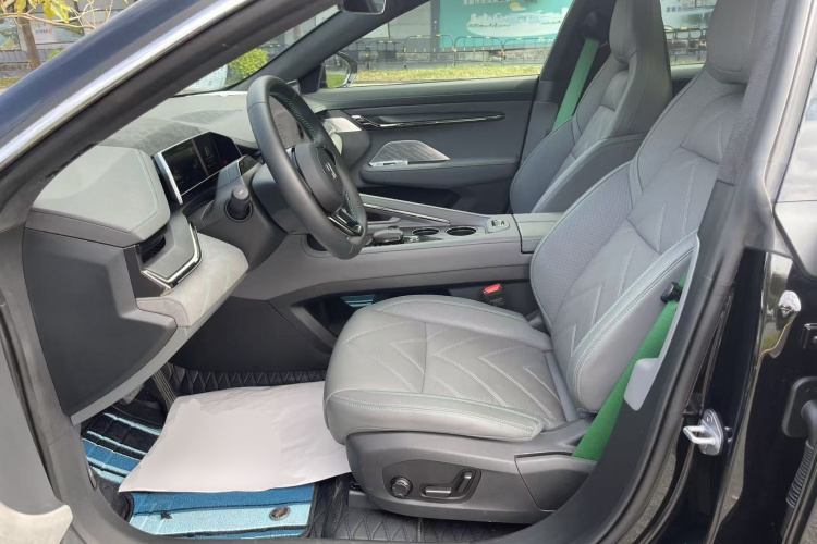 极氪001 2023款 WE版 100kWh局部细节19