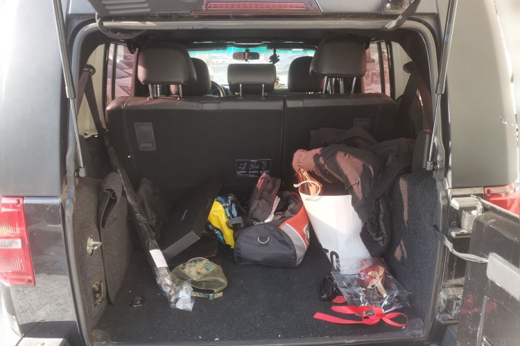 北京越野 北京BJ40 2016款 40L 2.3T 自动四驱尊享版中控内饰23