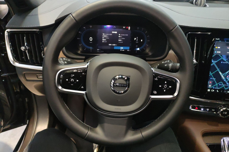 沃尔沃V90 2024款 Cross Country B5 AWD 智尊版中控内饰13