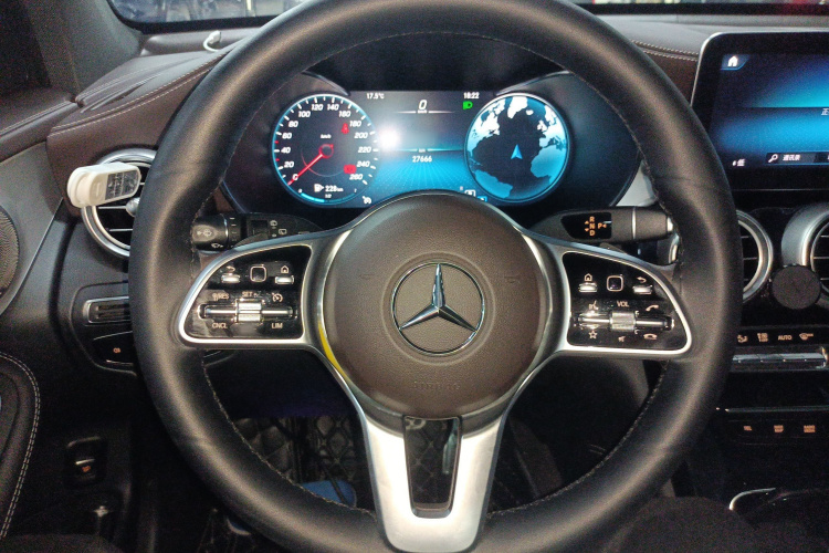 奔驰GLC 2021款 GLC 260 L 4MATIC 动感型中控内饰13