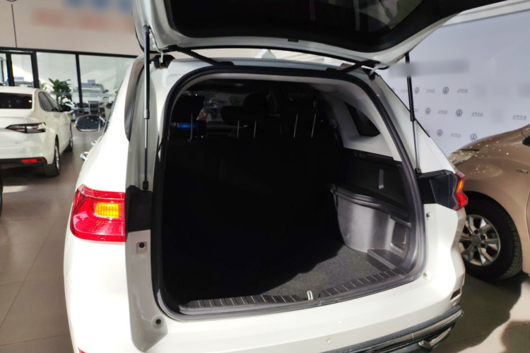 哈弗M6 2021款 PLUS 1.5T DCT豪华智联型机舱底盘23