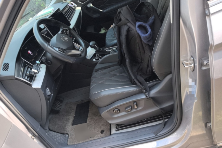 大众 途观L 2022款 330TSI 自动两驱智享版中控内饰19