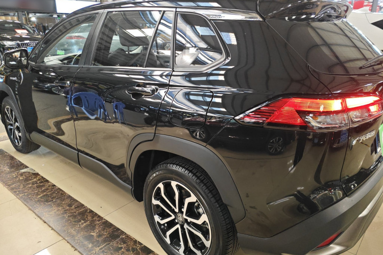 丰田 锋兰达 2023款 2.0L 智能电混双擎 豪华版车身外观4