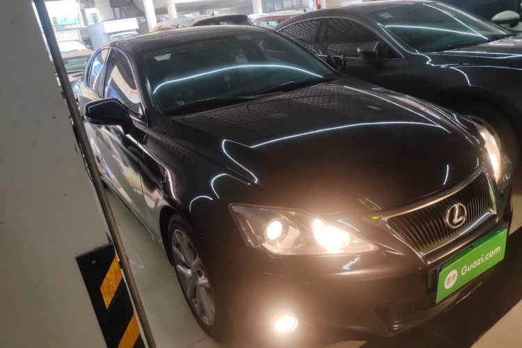 雷克萨斯IS 2011款 250 运动版车身外观3