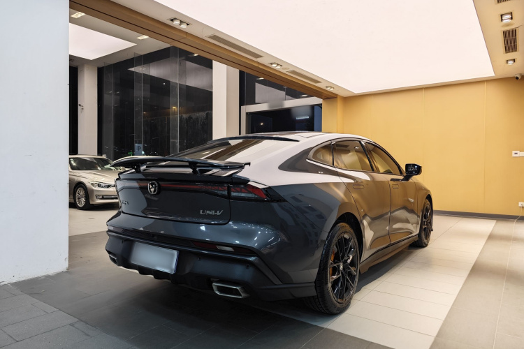 长安UNI-V 2024款 1.5T 尊贵型车身外观6005