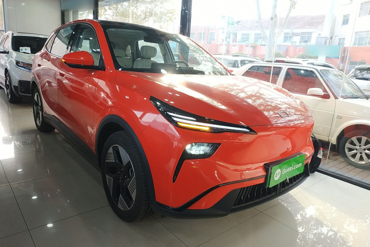 奔腾 悦意03 2025款 565km 臻享版车身外观3