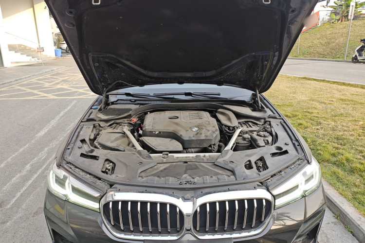 宝马5系 2023款 530Li 领先型 豪华套装机舱底盘24