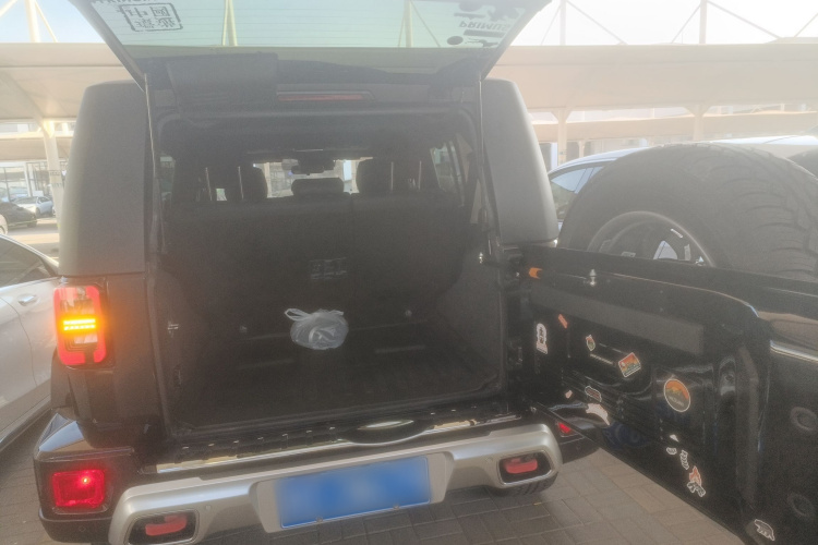 北京越野 北京BJ40 2023款 2.0T 自动四驱城市猎人版侠客型机舱底盘23