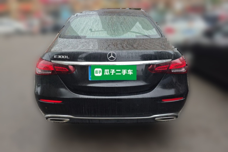 奔驰E级 2022款 改款三 E 300 L 时尚型车身外观6