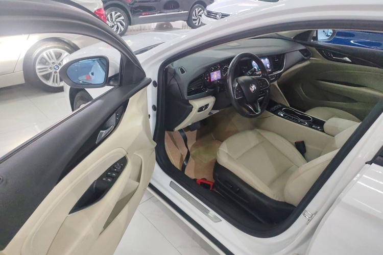 别克 君威 2020款 552T 精英型中控内饰20