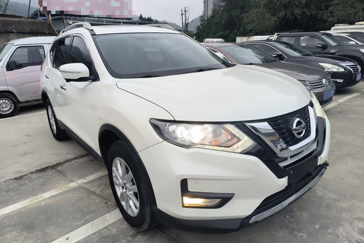 日产 奇骏 2017款 2.0L CVT舒适版 2WD车身外观3