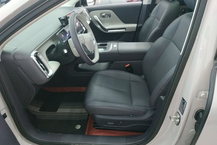 零跑汽车 零跑B01 2025款 650激光雷达版中控内饰19