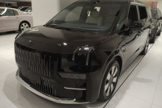 极氪009 2024款 七座过道版 108kWh