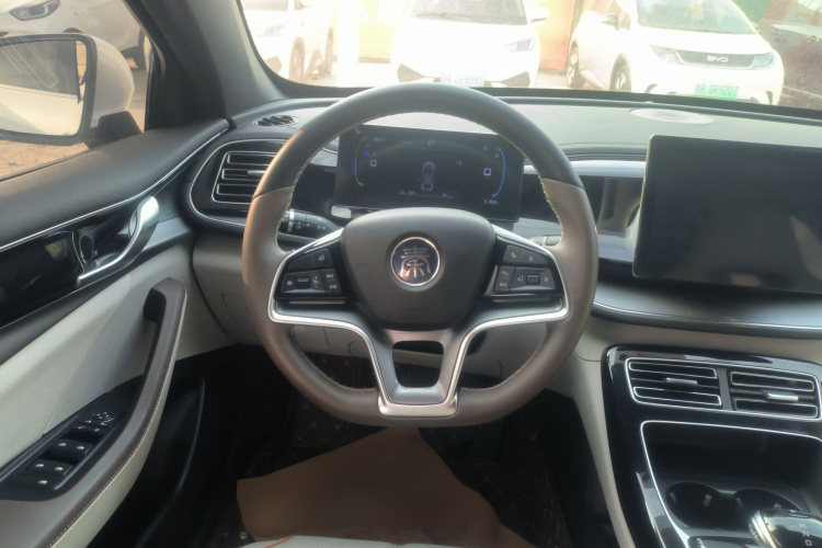 比亚迪 秦PLUS 2024款 荣耀版 EV 420KM领先型中控内饰13