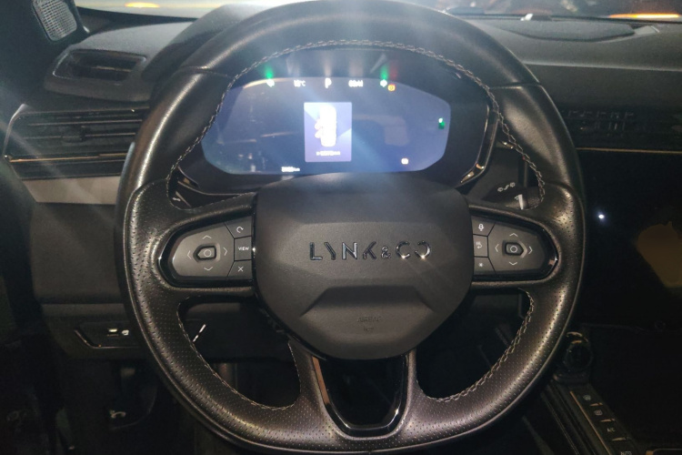 领克01 EM-P 2023款 1.5TD EM-P PM中控内饰13