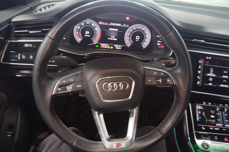 奥迪Q8 2021款 55 TFSI 臻选动感型中控内饰13