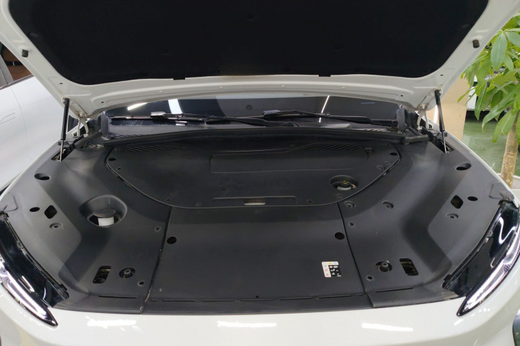 蔚来ES8 2023款 100kWh 签名版机舱底盘24