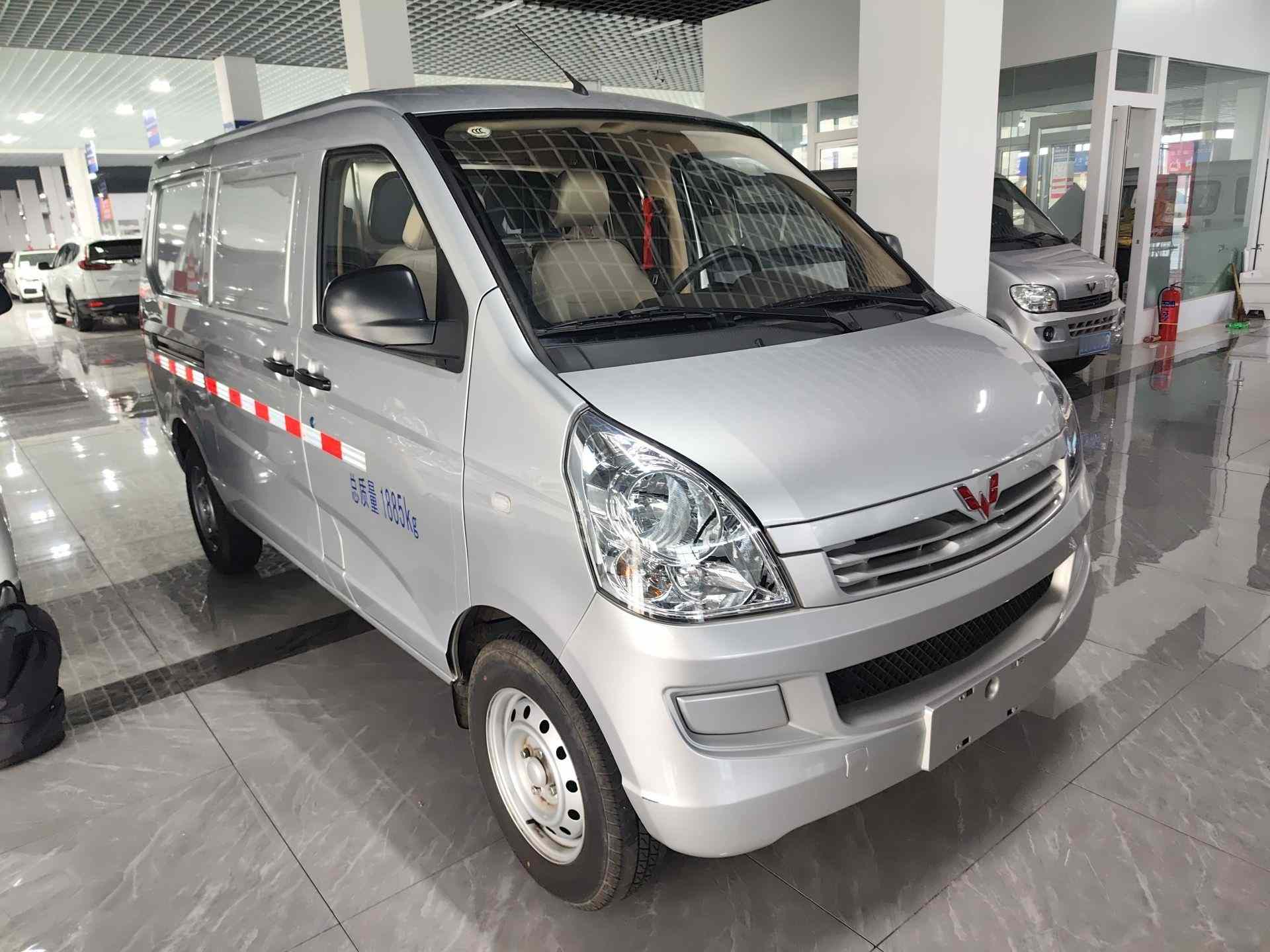 五菱汽车 五菱荣光S 2023款 1.5L 基本型封窗车 2座(5)
