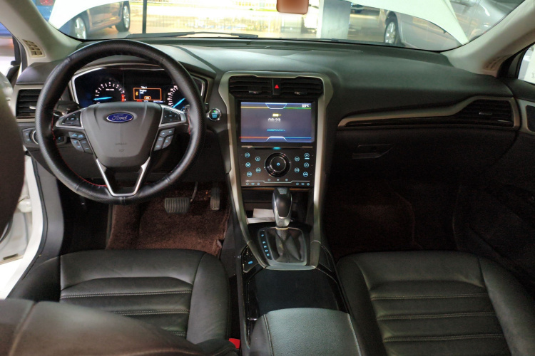 福特 蒙迪欧 2013款 2.0L GTDi200时尚型中控内饰7002