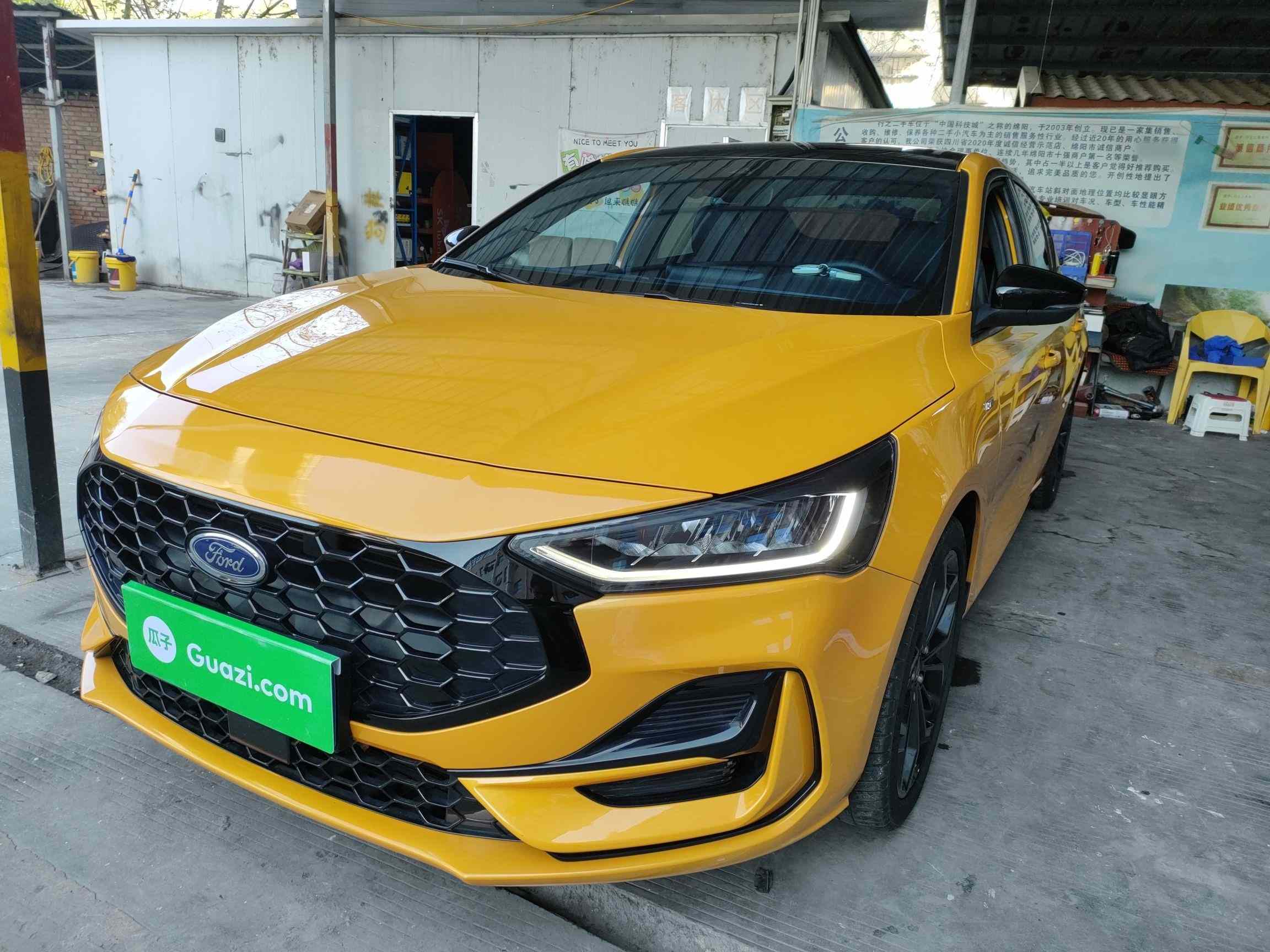 福特 福克斯 2022款 三厢 EcoBoost 180 自动ST Line(2)