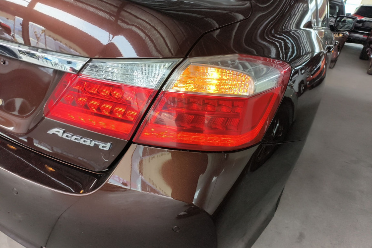 本田 雅阁 2015款 2.0L LX 舒适版车身外观9