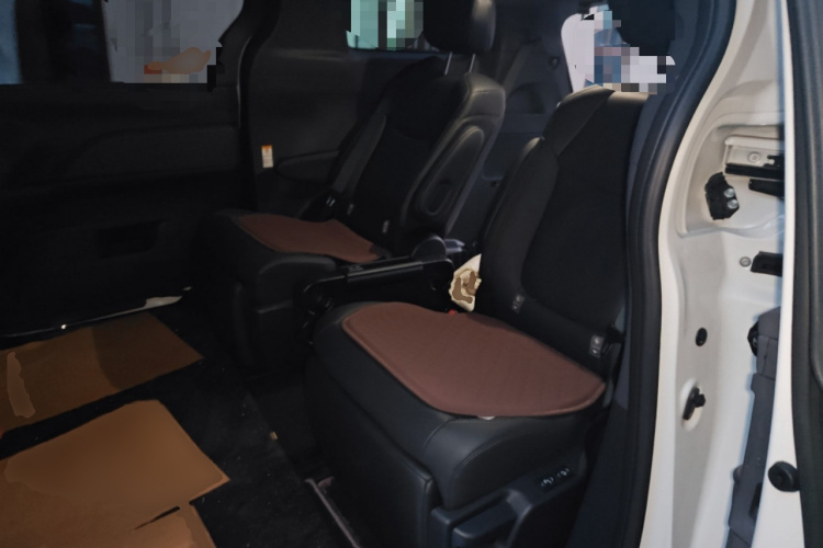 丰田 赛那SIENNA 2024款 2.5L混动 四驱尊贵版中控内饰21