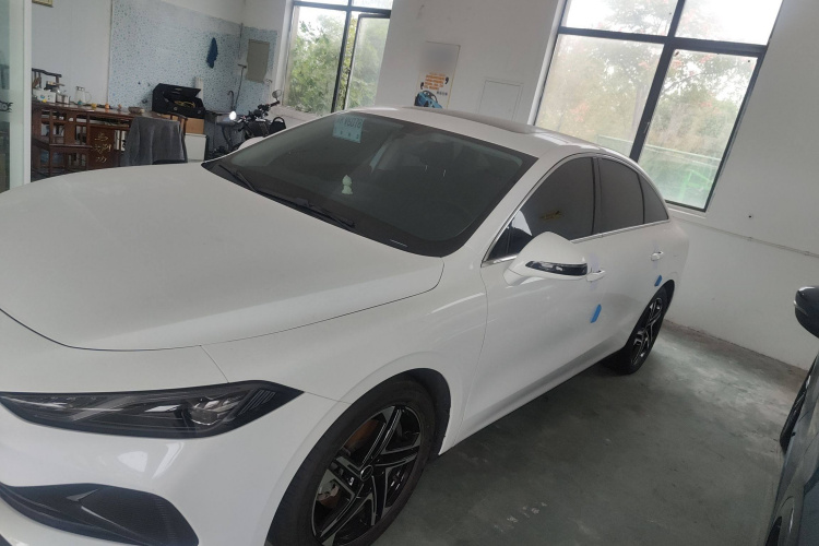 荣威D7 2023款 DMH 125km 超越版车身外观4