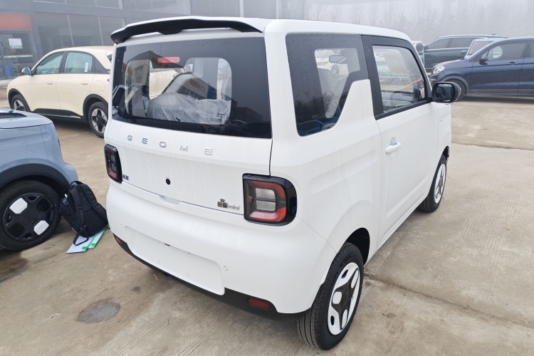 吉利银河 熊猫 2025款 210km 元气熊车身外观7