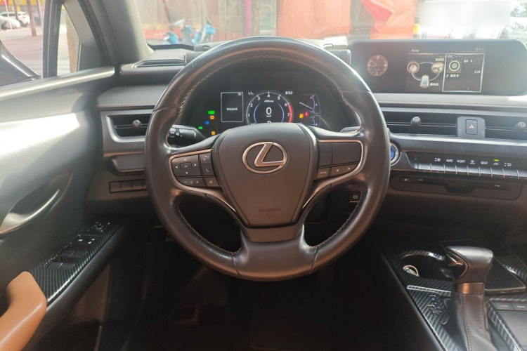 雷克萨斯UX 2019款 260h 探·酷版 国VI中控内饰13