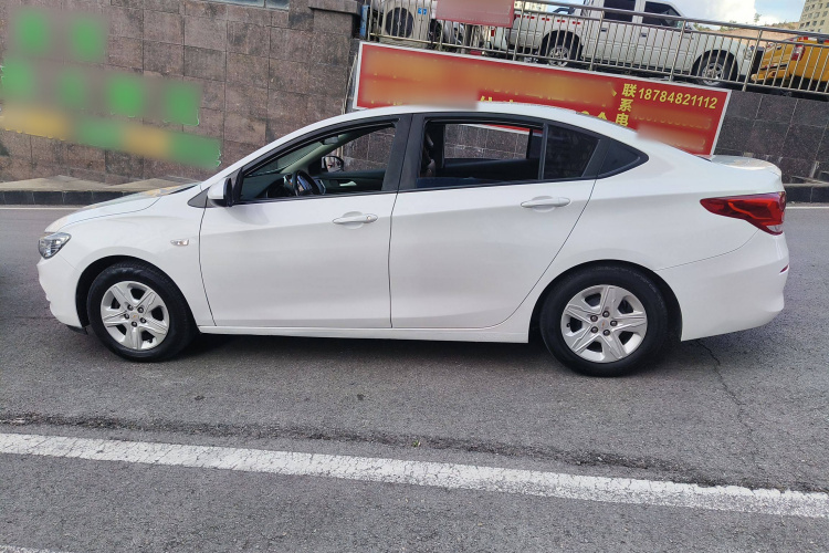 雪佛兰 科沃兹 2019款 320 自动欣享天窗版车身外观4