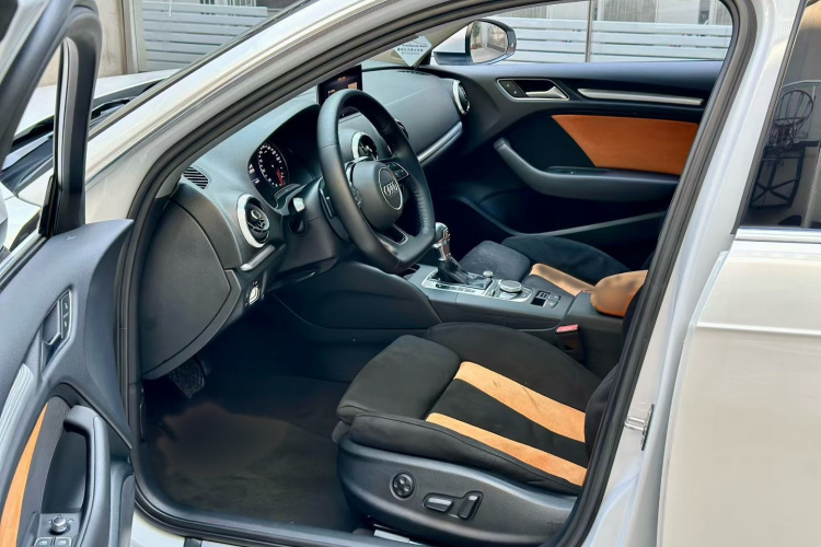 奥迪A3 2018款 30周年年型 Sportback 35 TFSI 运动型局部细节19