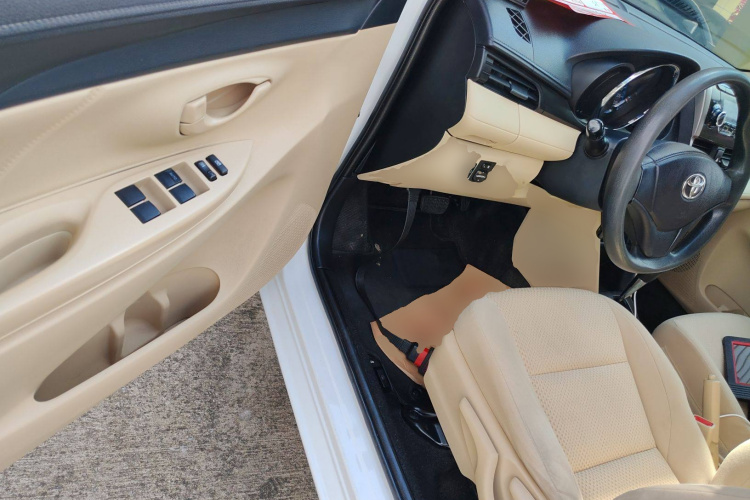 丰田 威驰 2017款 1.5L CVT创行版中控内饰20