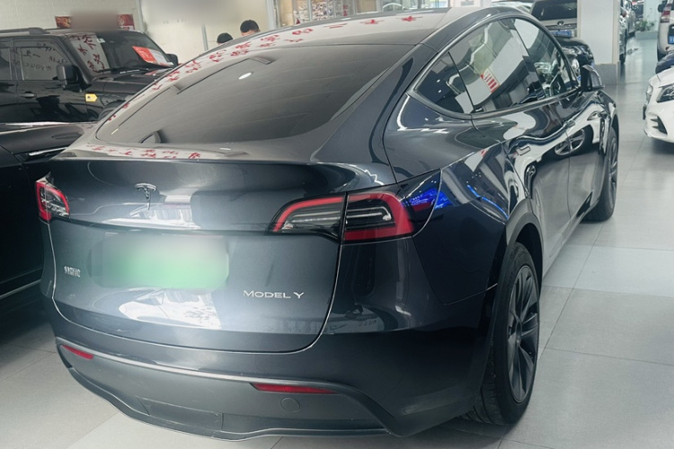 特斯拉 Model Y 2024款 后轮驱动版车身外观6007
