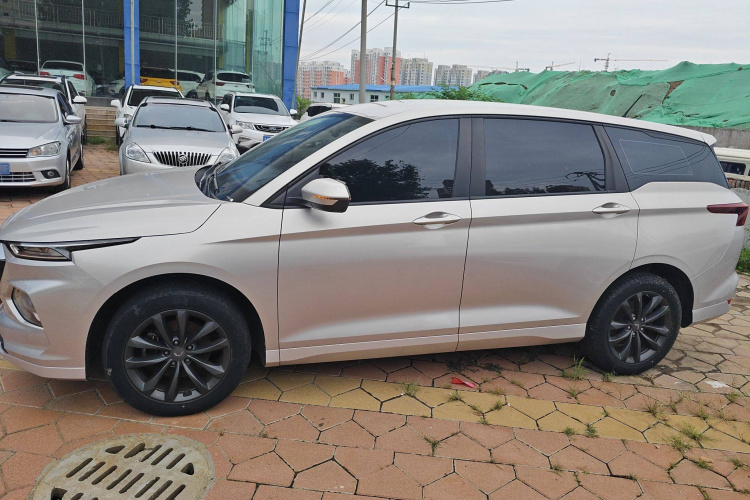 五菱汽车 五菱凯捷 2020款 1.5T 手动精英型车身外观4