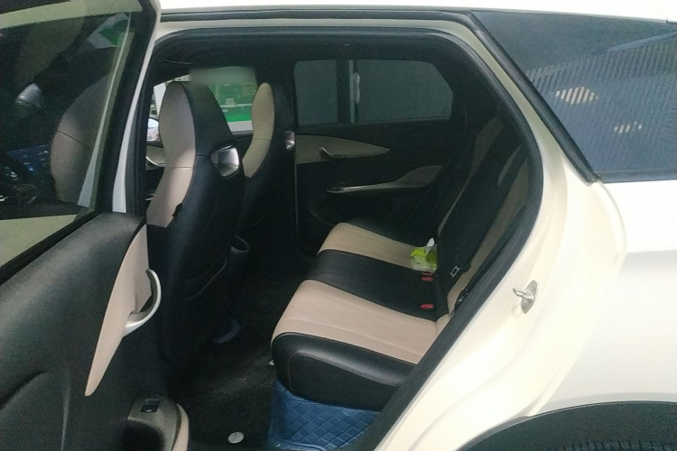 比亚迪 海豚 2023款 420km 时尚版中控内饰7004