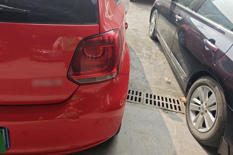 大众 Polo 2013款 1.4L 自动舒适版车身外观9