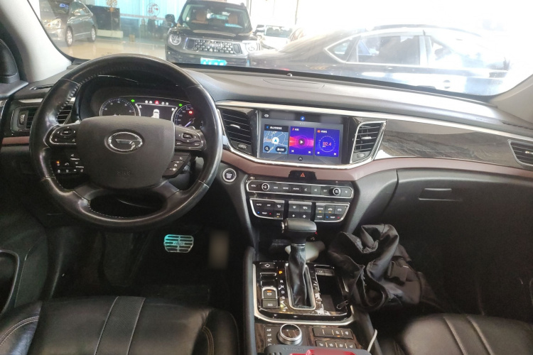 广汽传祺 传祺GS8 2017款 320T 四驱豪华智联版（七座）中控内饰7002