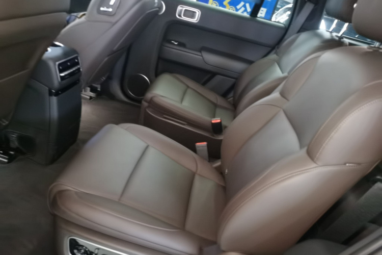 理想汽车 理想L9 2022款 Max中控内饰21