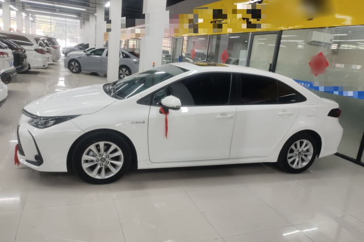 丰田 卡罗拉 2023款 1.8L 智能电混双擎 精英版车身外观4