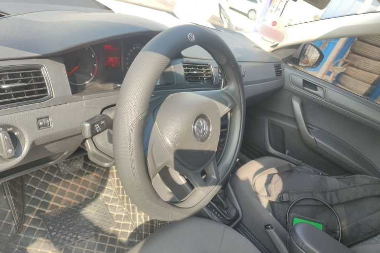 大众 桑塔纳 2017款 浩纳 1.6L 自动风尚版中控内饰13